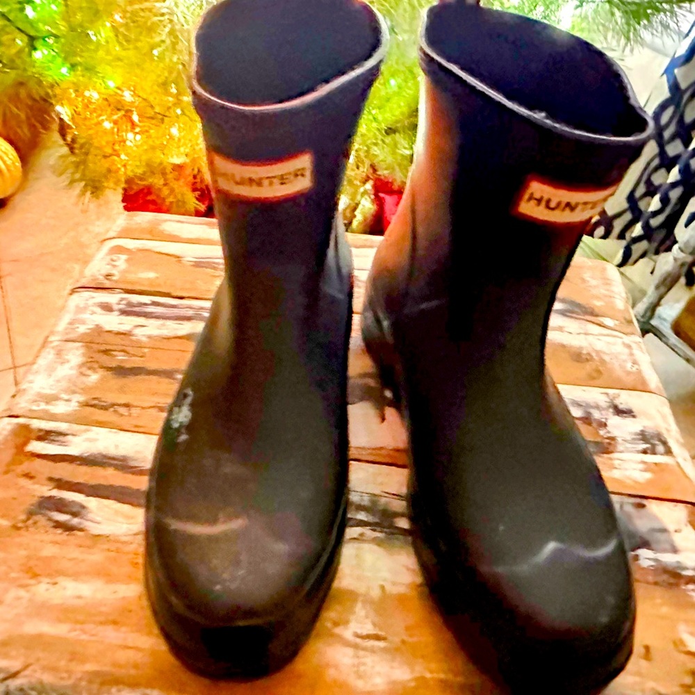 Hunter wedge rain boots black